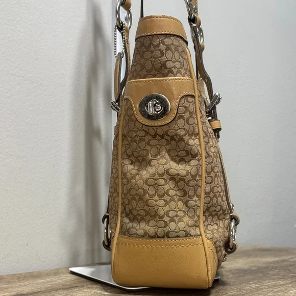 Coach Signature Gallery Tote F11526 - Picture 6 of 13